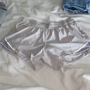 LULULEMON size 12 Hotty Hots 4” Low-rise